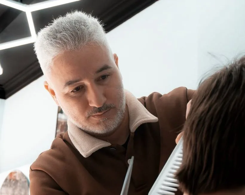 Corte con tijera en Ibra & Company